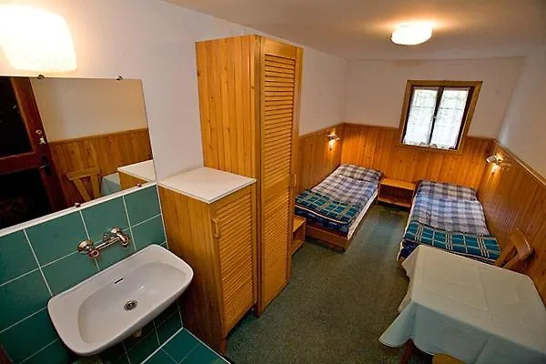 Schronisko Pttk Samotnia Hostel *