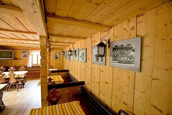 Schronisko Pttk Samotnia Hostel *