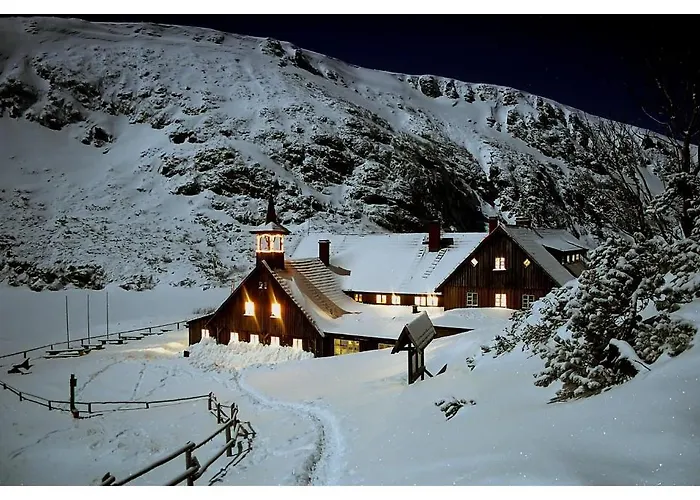 Schronisko Pttk Samotnia *